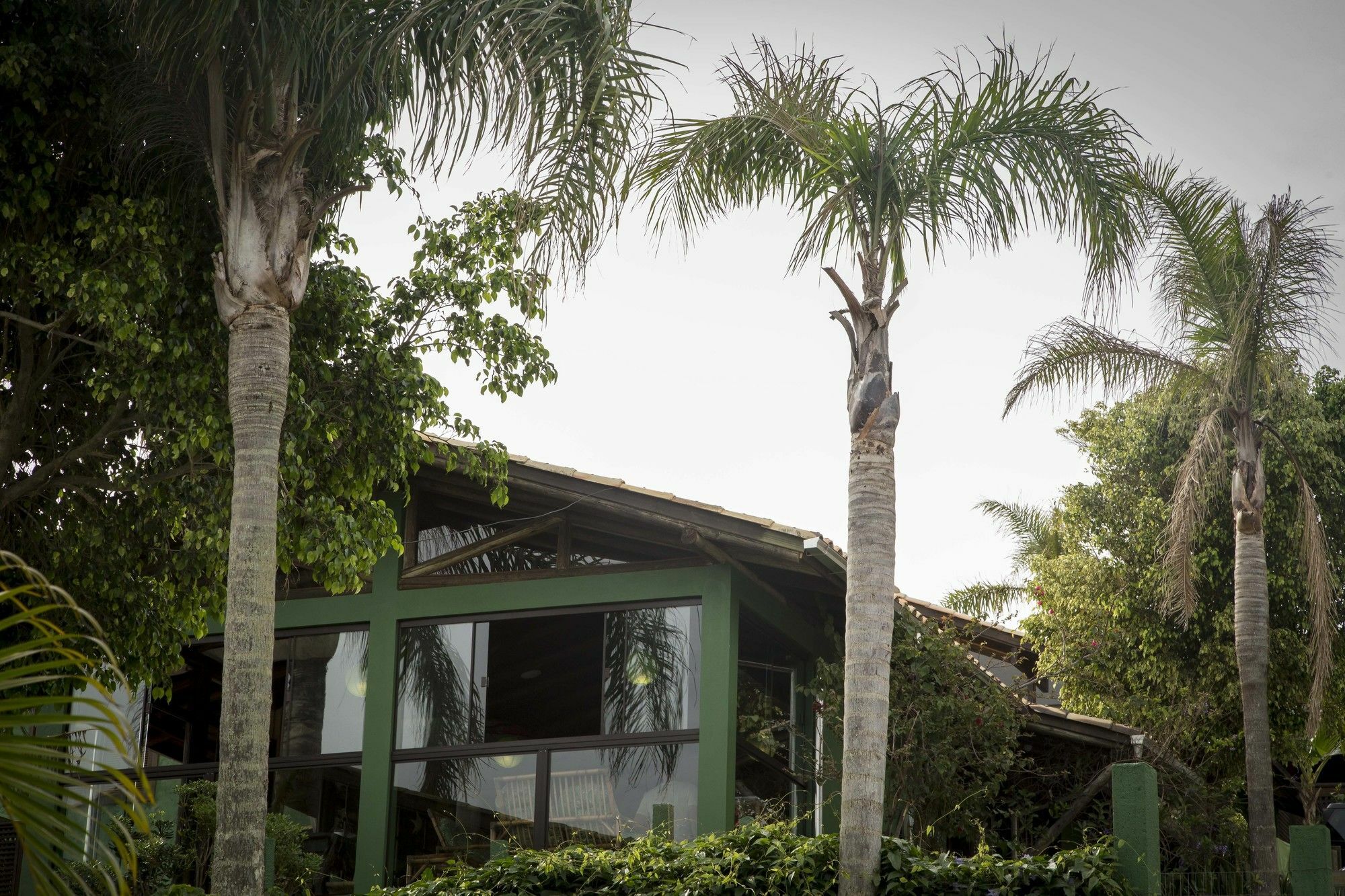Pousada Vale Verde Bungalows - Praia Do Rosa - Sc ภายนอก รูปภาพ